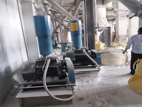氣力輸送羅茨風機使用中 氣力輸送羅茨風機使用中